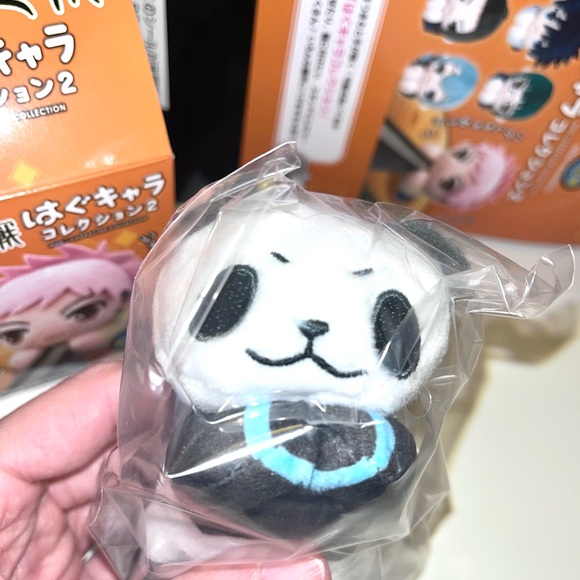 Jujutsu Kaisen Panda hug plush keychain - Picture 1 of 5